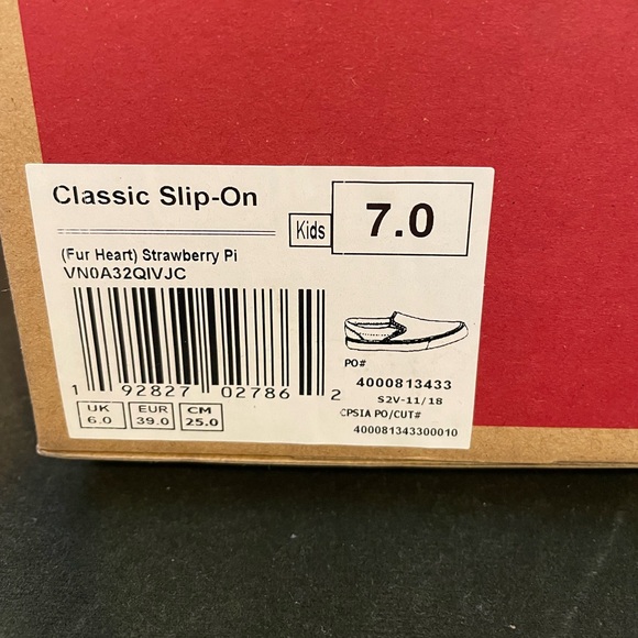 Vans Heart Classic Slip Ons VALENTINES DAY SHOES - Picture 4 of 4